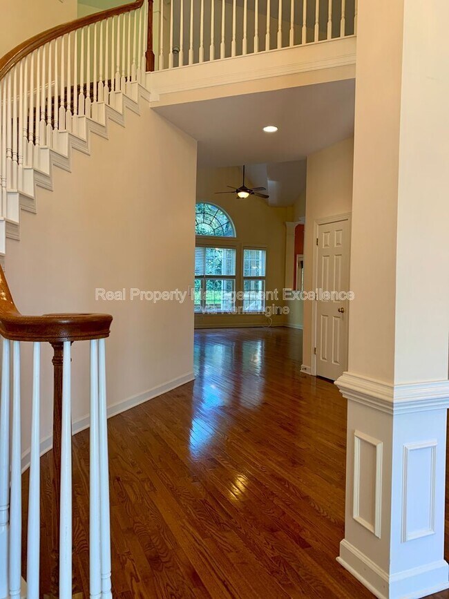 Building Photo - 411 Hogan Woods Cir