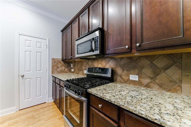 Building Photo - 2022 Cobblestone Cir NE