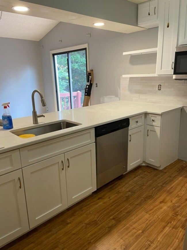 Building Photo - Charming home located in Heart of Wilmington