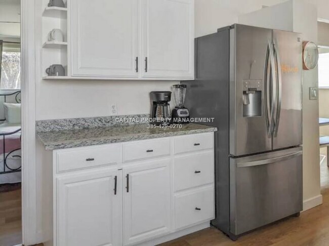 Building Photo - Adorable 3 Bedroom Home