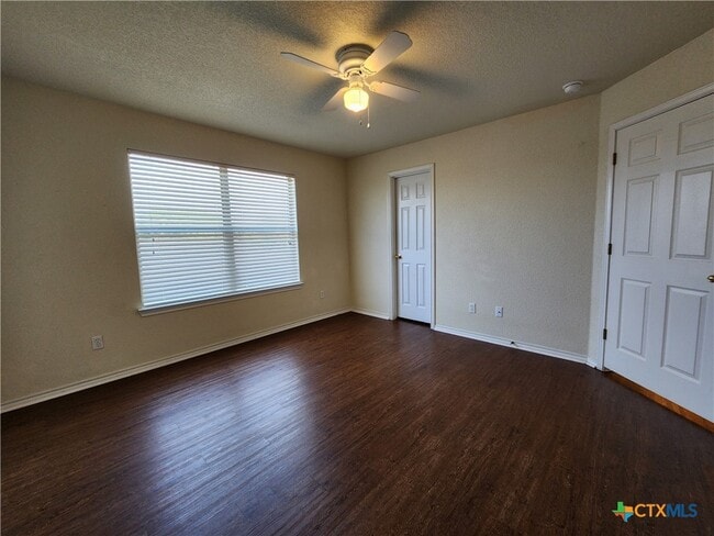 Building Photo - 3014 Green Mountain Dr