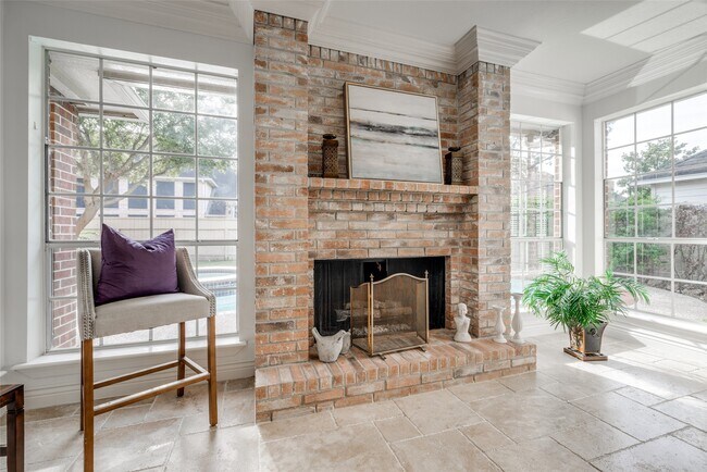 Building Photo - 5534 Honor Dr