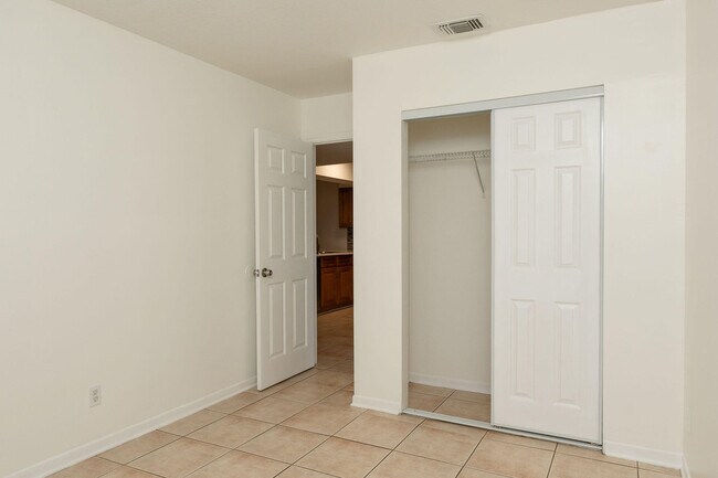 Building Photo - 1253 White Pine Dr