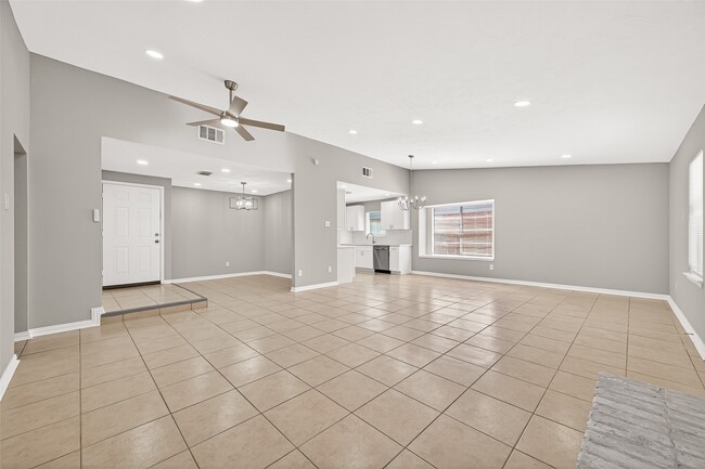 Building Photo - 7646 Winkle Wood Ln
