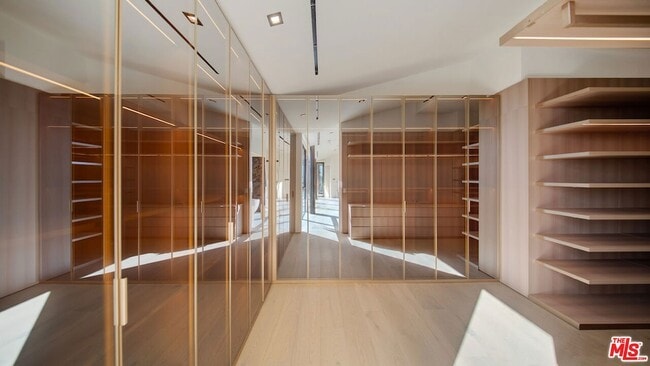 Building Photo - 8765 Hollywood Blvd