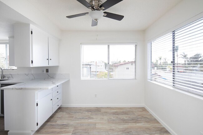 Building Photo - *OPEN HOUSE: 8/23 9-10AM* BEAUTIFUL Remode...