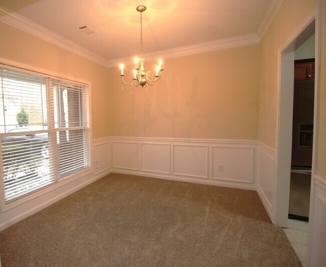 Building Photo - Walking distance to Downtown Sugar Hill!