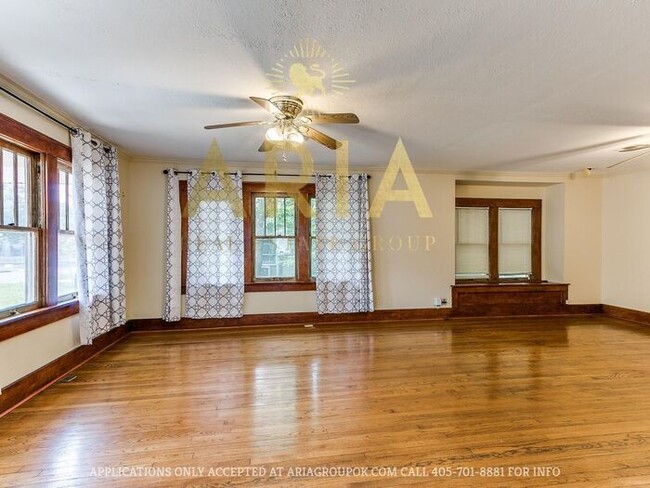 Building Photo - Charming 2 Bedroom/1 Bath Norman Home - Av...