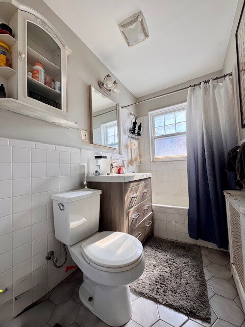 Building Photo - 894 Fellsway