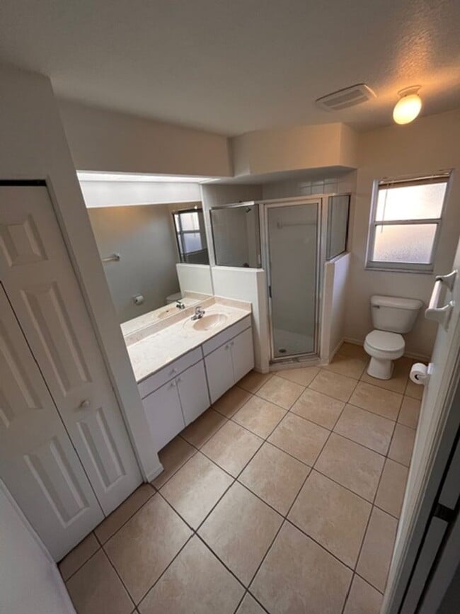 Building Photo - Beautiful 3/2 Maintenance Free Home