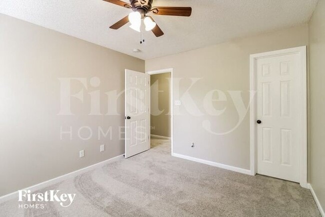 Building Photo - 6063 Parkside Circle