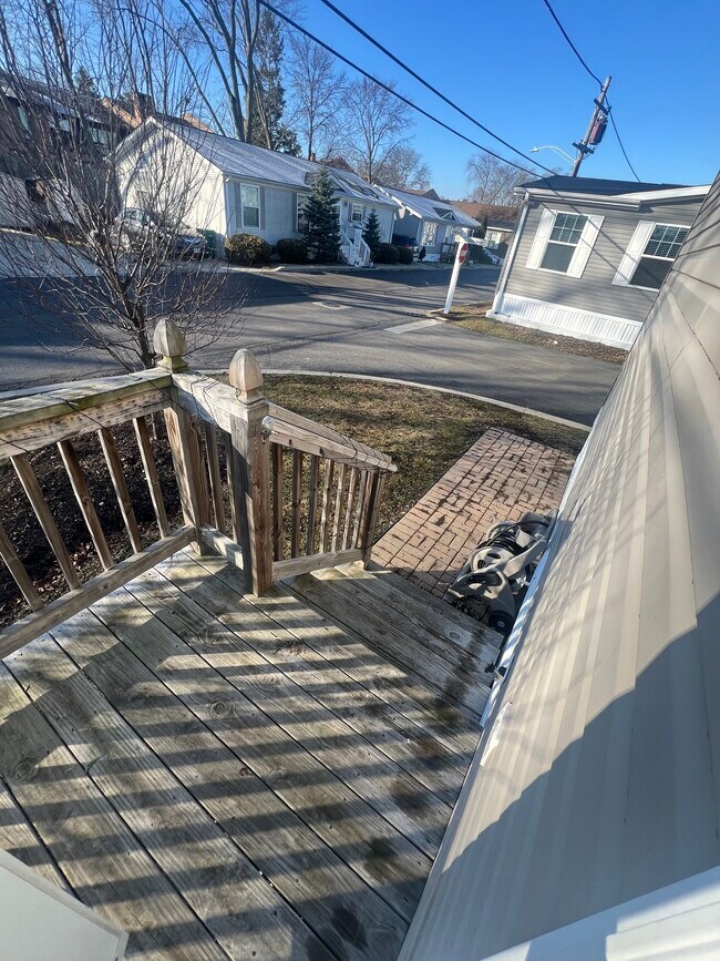 Building Photo - 934 9th St