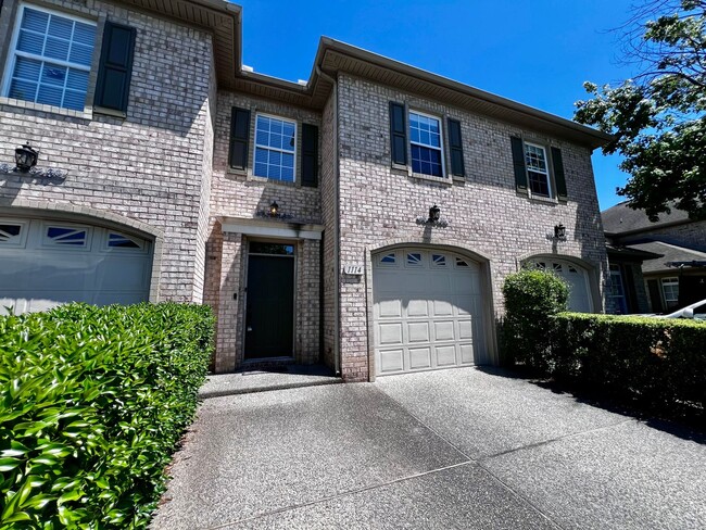 Primary Photo - Beautiful home in the Chancellor Walk neig...