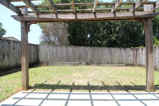 Building Photo - West Pensacola 4-Bedroom Home with Bonus R...