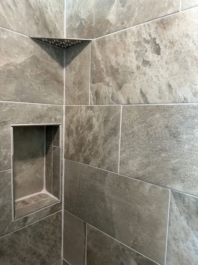 Building Photo - Ranch Living! Large 2 Bedroom/2 Bath