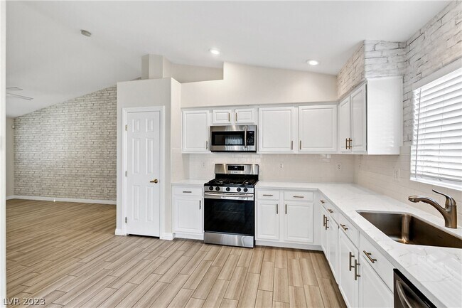 Building Photo - 5370 Cholla Cactus Ave