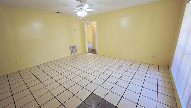Building Photo - 1715 Bentley Blvd
