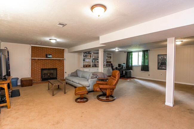 Basement living area - 2057 Fallon Rd