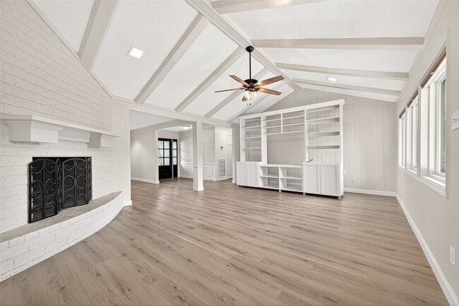 Building Photo - 10602 Longmont Dr