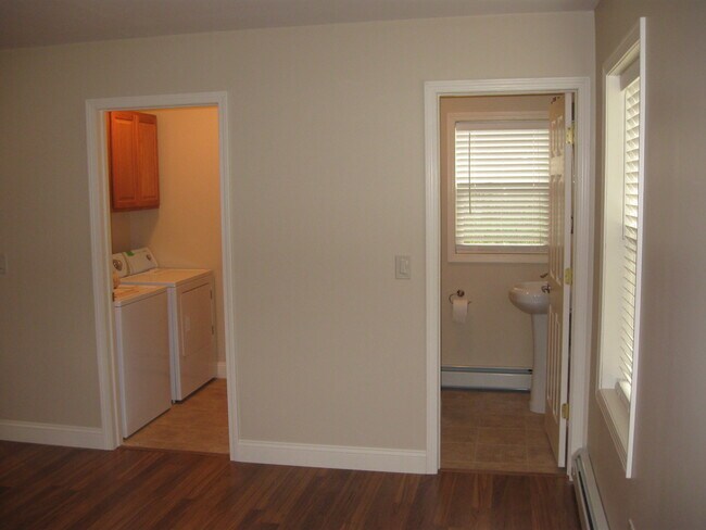 Building Photo - 236 Beartown Rd