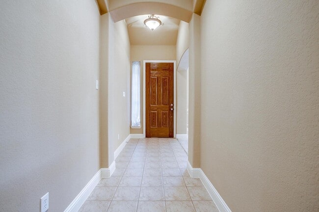 Building Photo - Amazing Well Maintained 3 Bedroom, 2 Bath Home in Euless Gated Community- 76039- Grapevine-Colley...