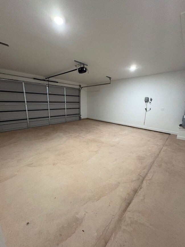 Building Photo - 374 Kristi Path