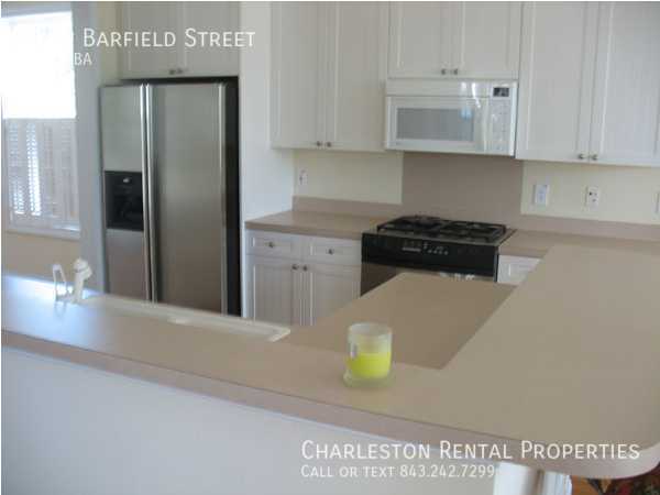 Building Photo - 1049 Barfield St