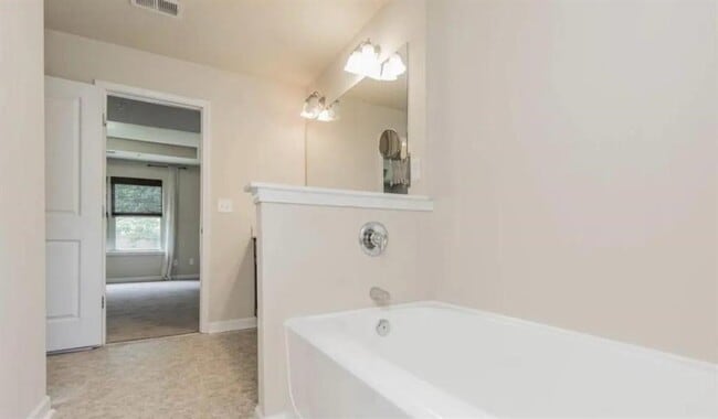 Building Photo - 3369 Castleberry Village Cir