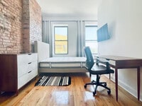 Building Photo - Central AC, washer/dryer, Exposed Brick Ro...