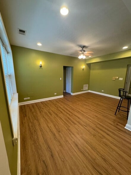 Building Photo - 6812 N Wayne Ave