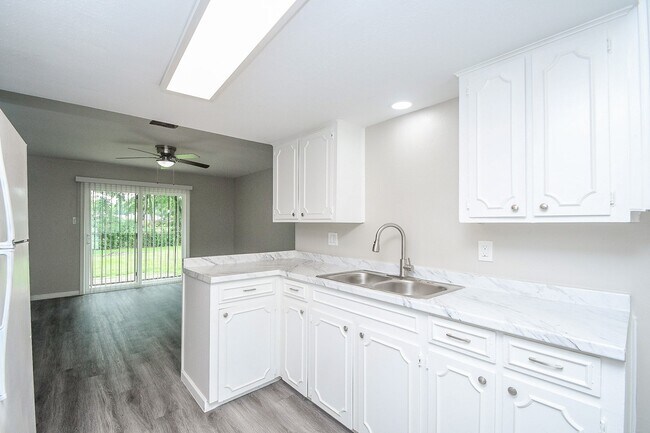 Building Photo - 12610 Plum Meadow Ln