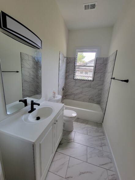 Building Photo - 306 E Florida St