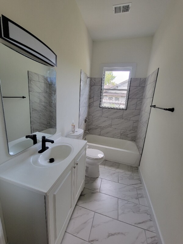 Building Photo - 306 E Florida St