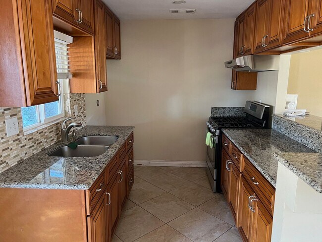 Building Photo - 18501 Vidora Dr