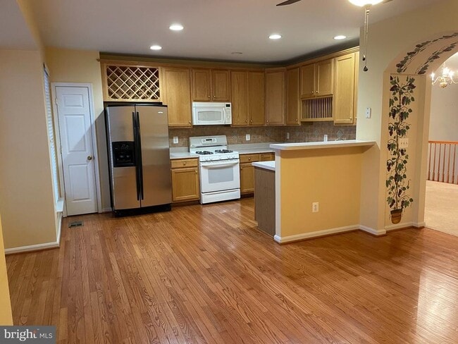 Building Photo - 18405 SIERRA Sq