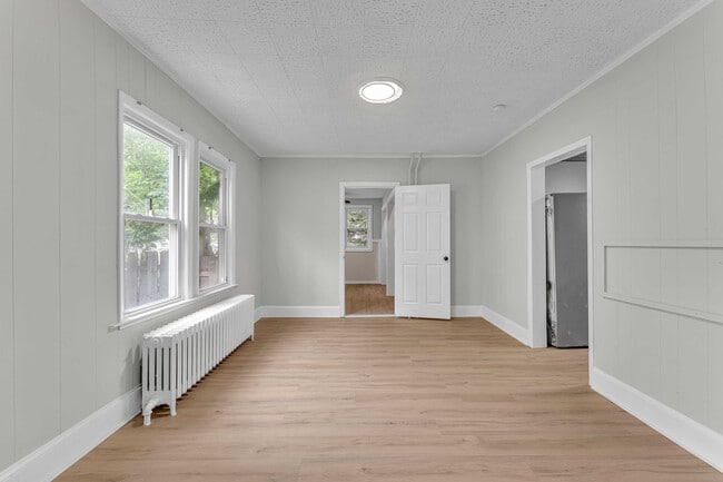 Building Photo - 647 N Delaware St