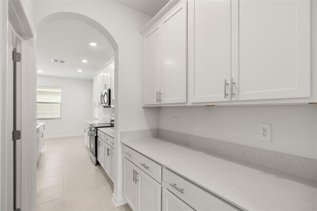 Building Photo - 6053 Meditation Dr