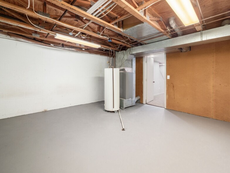 Building Photo - 7754 Deercrest Ct