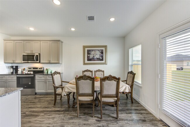 Building Photo - 1088 Rd 5102