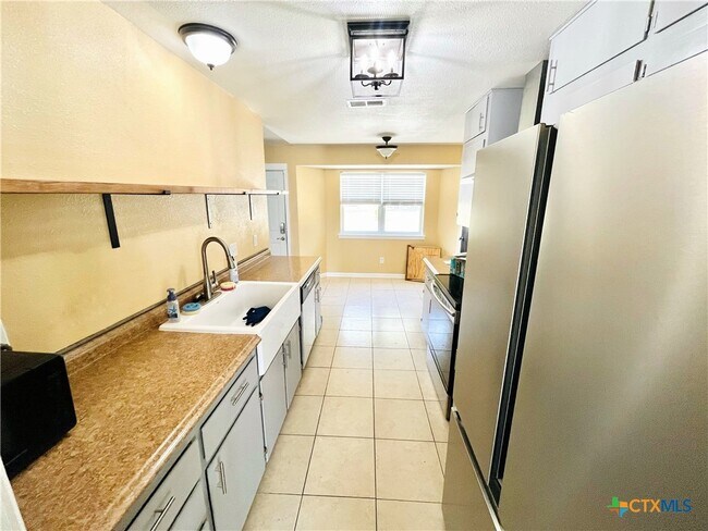 Building Photo - 1006 Missouri Ave