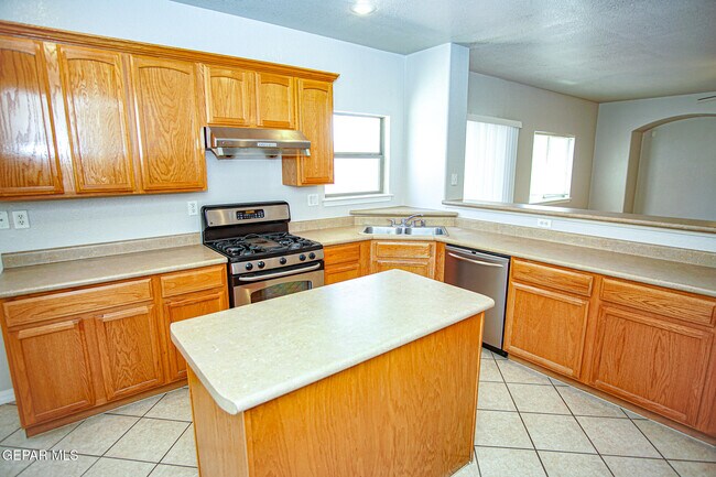 Building Photo - 12712 Tierra Karla Dr
