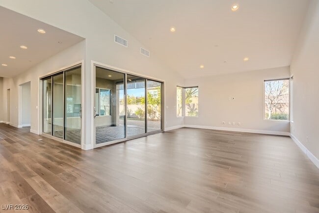 Building Photo - 3008 Barrett Springs Ave