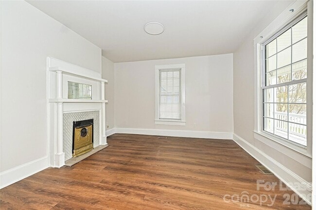 Building Photo - 1208 S Salisbury Ave