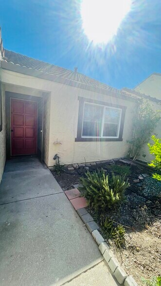 Building Photo - 126 Serra Ct