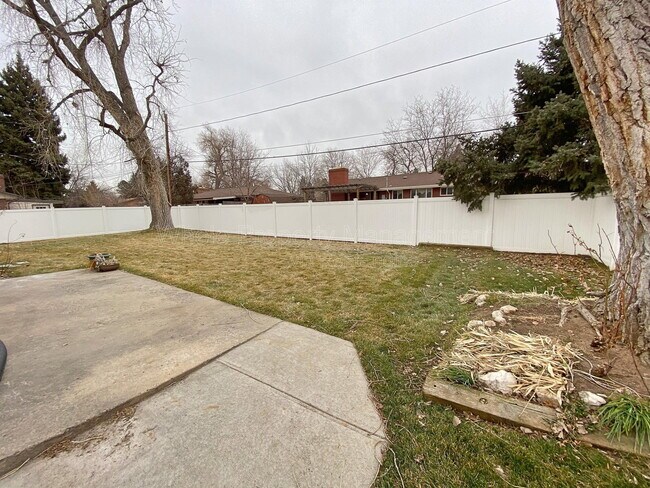 Building Photo - 10640 W 62nd Pl