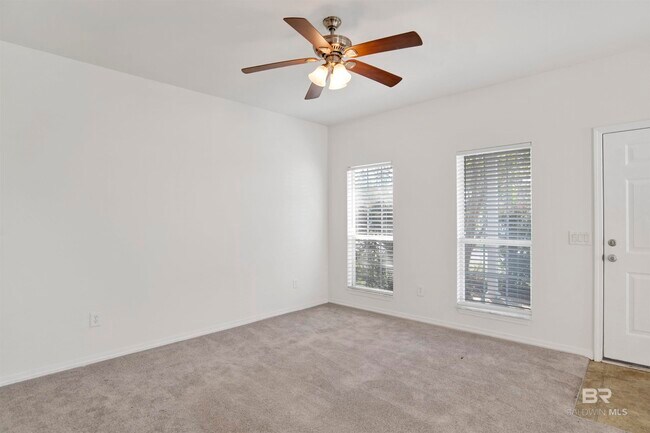 Building Photo - 33171 Stables Dr
