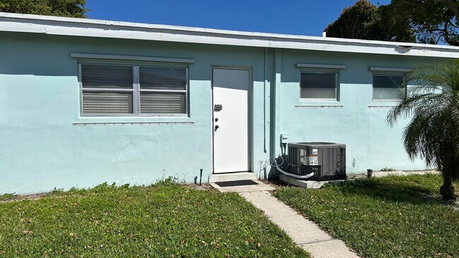 Building Photo - 3801 NE 22nd Terrace