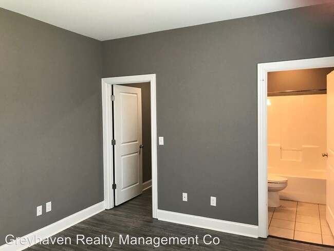 Building Photo - 3 br, 3 bath House - 901 Wall Street