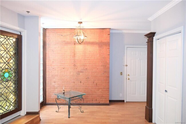 Building Photo - 233 Richmond Ave