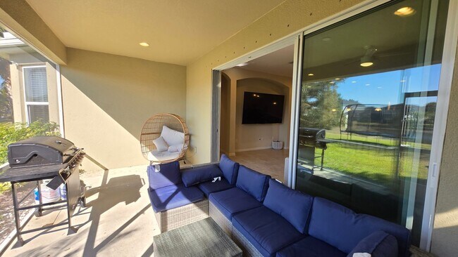 Building Photo - Beautiful 4 Bed / 3.5 Bath Home ~ Available April 1st!